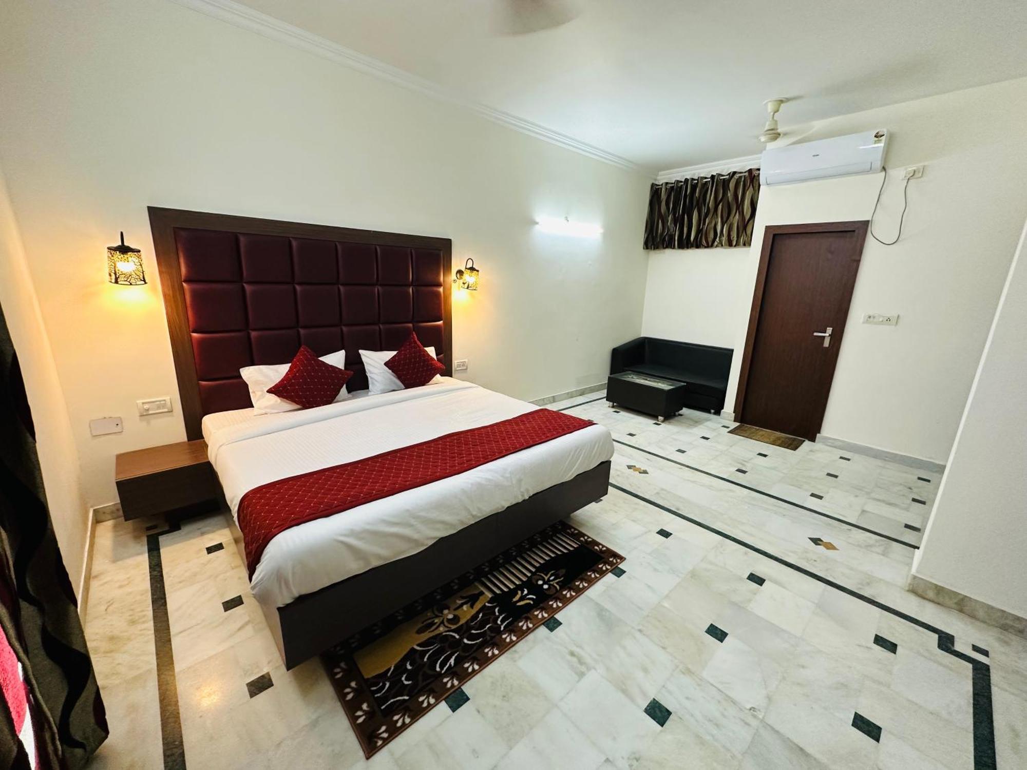 Sheela Homestay *